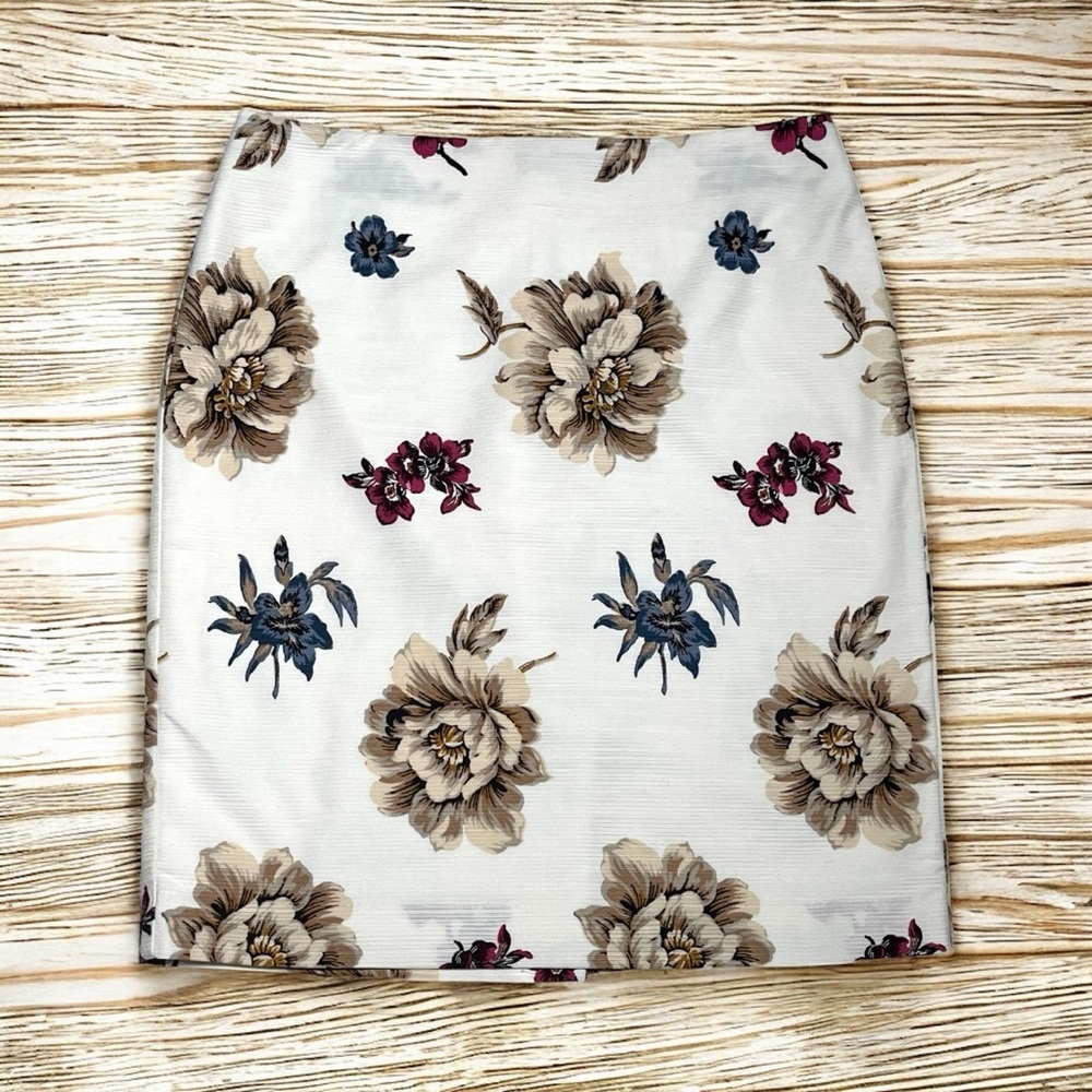 Ann Taylor Women's Pencil Skirt Size 12 Floral on Cream Print Lined Stretch